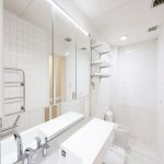 白い洗面室｜横浜リノベーション