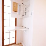 ニッチスペースに折り畳みテーブル＆小物収納｜リノベーション神奈川・横浜