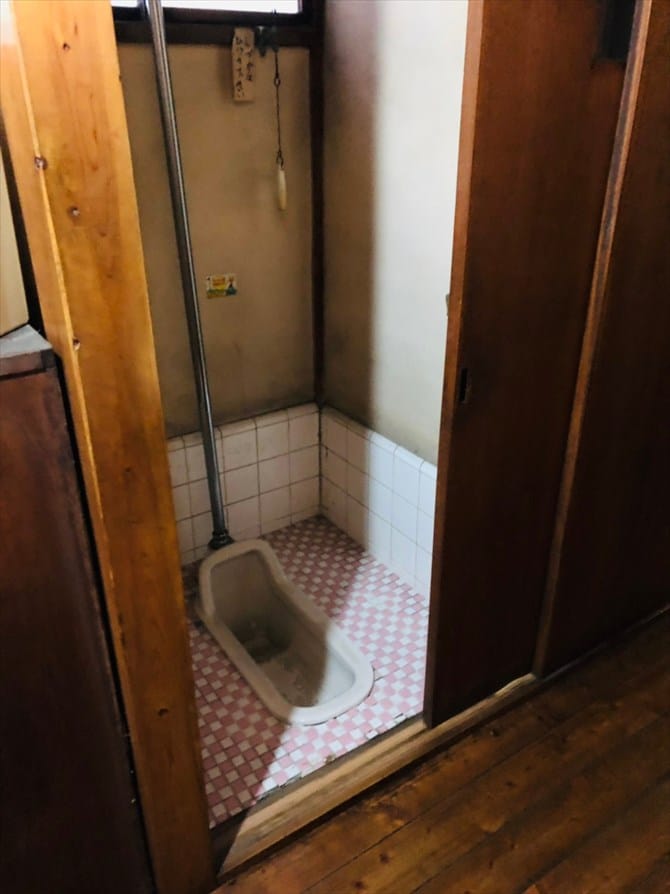 現地調査時の和式トイレ｜リノベーション神奈川・横浜