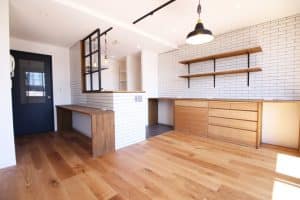 白のサブウェイタイルのキッチン｜横浜リノベーション